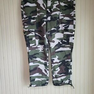 V.I.P. Jeans Jeans Womens Juniors 15/32 Green Camo Cropped Cargo Denim Pants